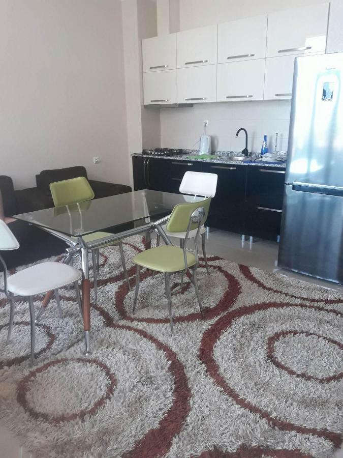 Apartament In The Centre Батуми Екстериор снимка